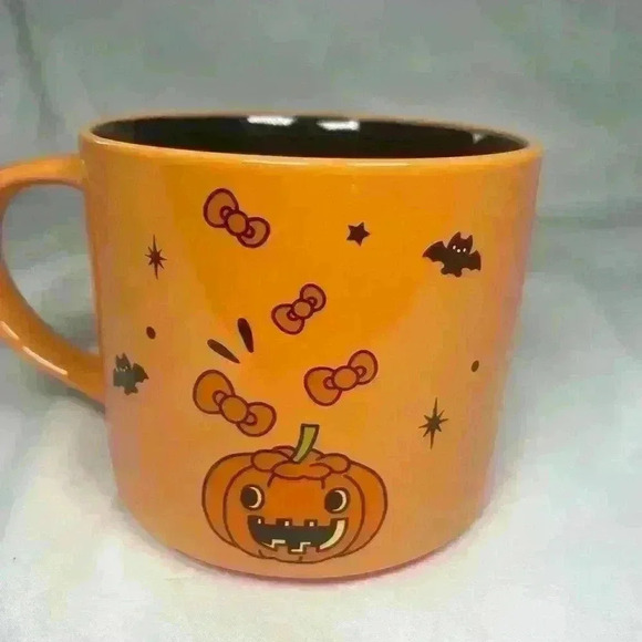 Hello Kitty Halloween limited edition mug. Holds 20 oz, hot or cold. - Picture 2 of 3